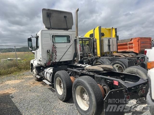 Volvo VNL64 Dragbilar