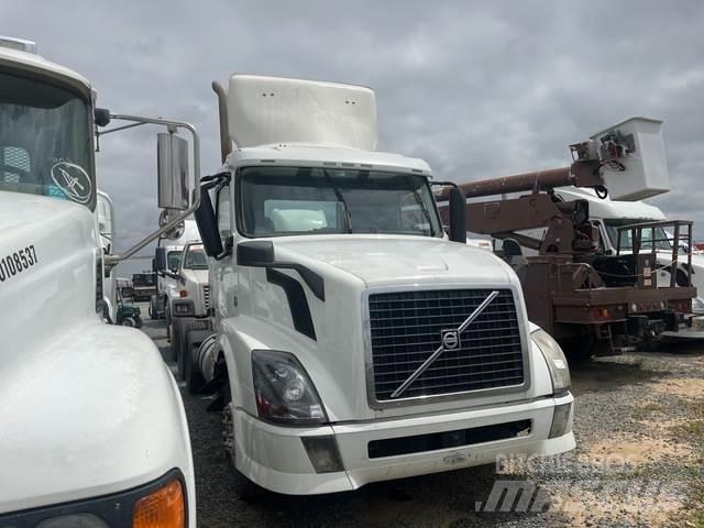 Volvo VNL64 Dragbilar