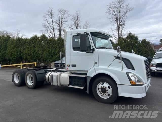 Volvo VNL64T Dragbilar