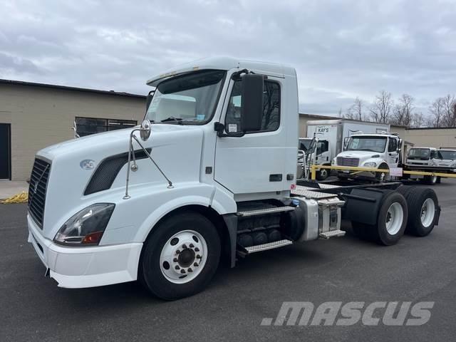 Volvo VNL64T Dragbilar