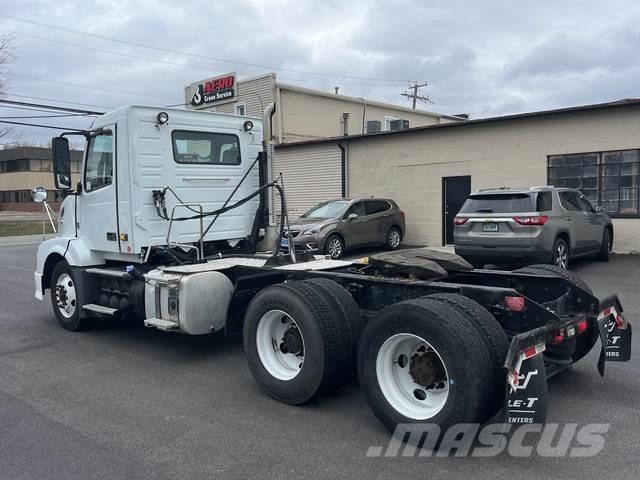 Volvo VNL64T Dragbilar