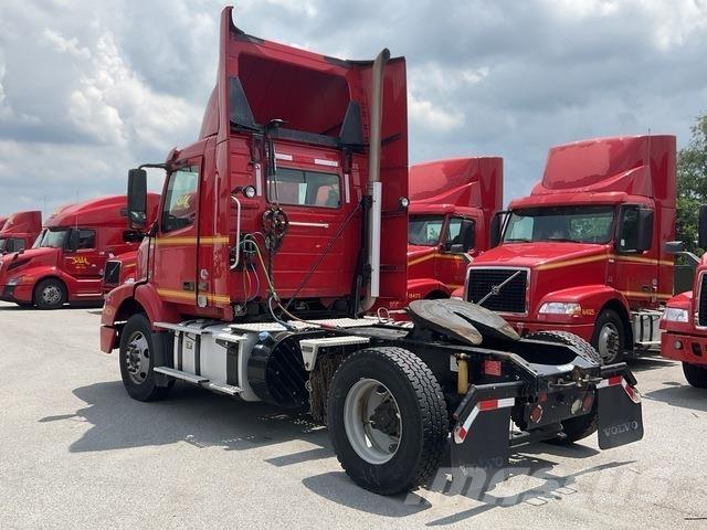 Volvo VNM42T Dragbilar