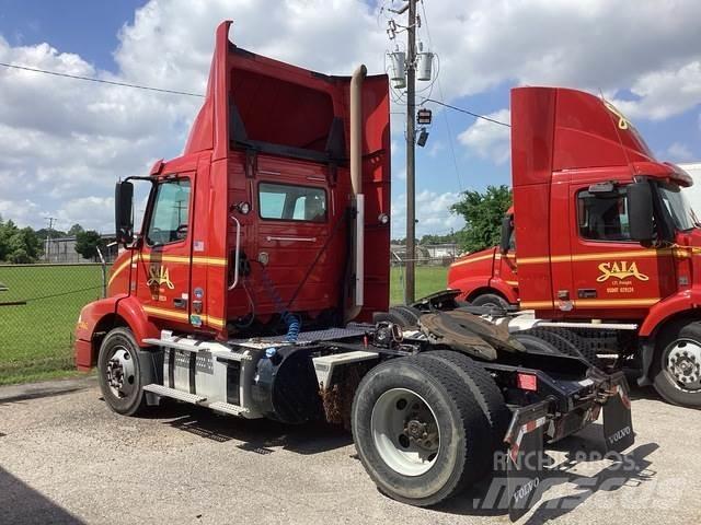 Volvo VNM42T Dragbilar