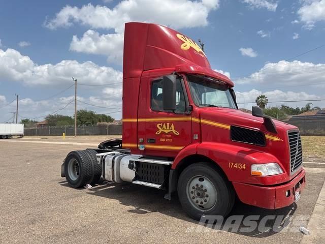 Volvo VNM42T Dragbilar