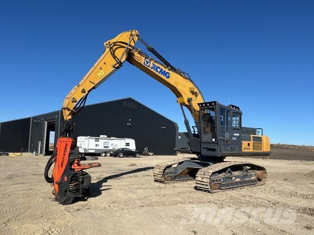 XCMG XE300U Vedklyvar och vedkapar