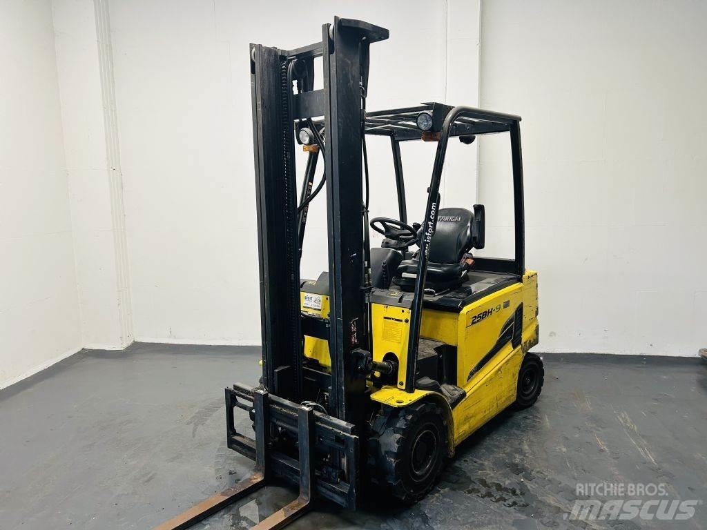 Hyundai 25BH-9 Elmotviktstruckar