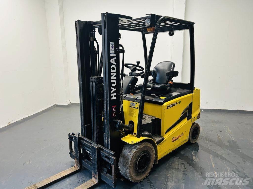 Hyundai 25BH-9 Elmotviktstruckar