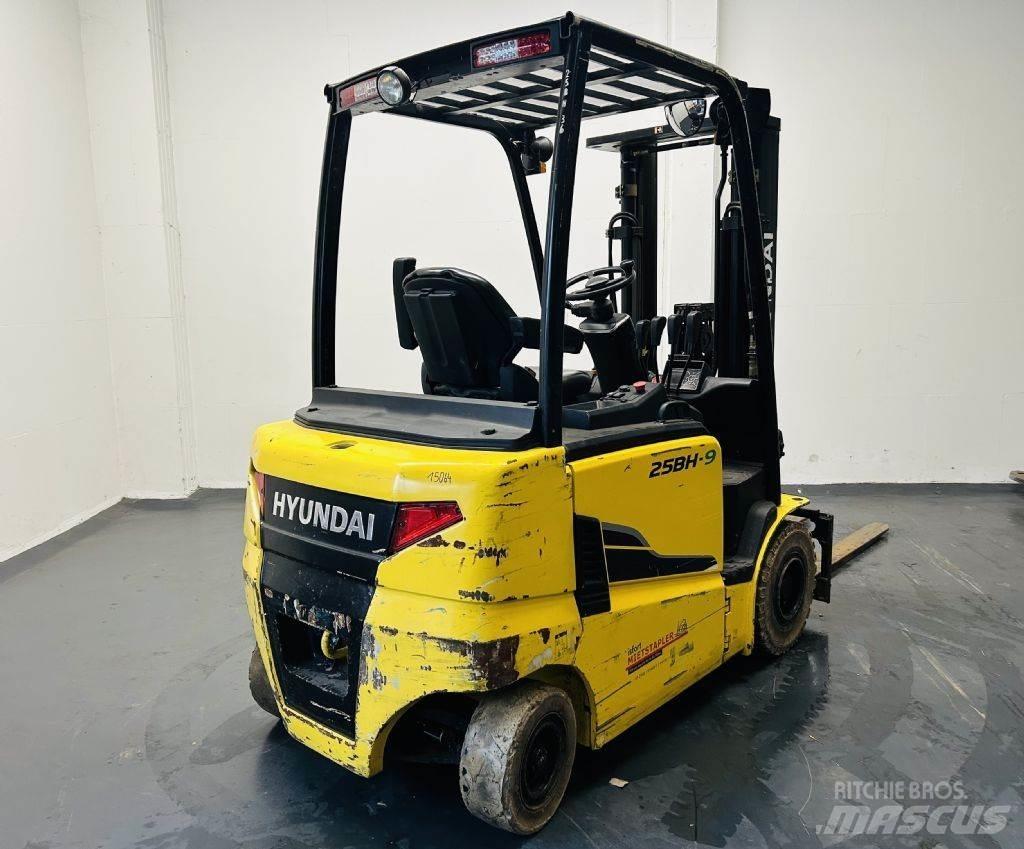 Hyundai 25BH-9 Elmotviktstruckar