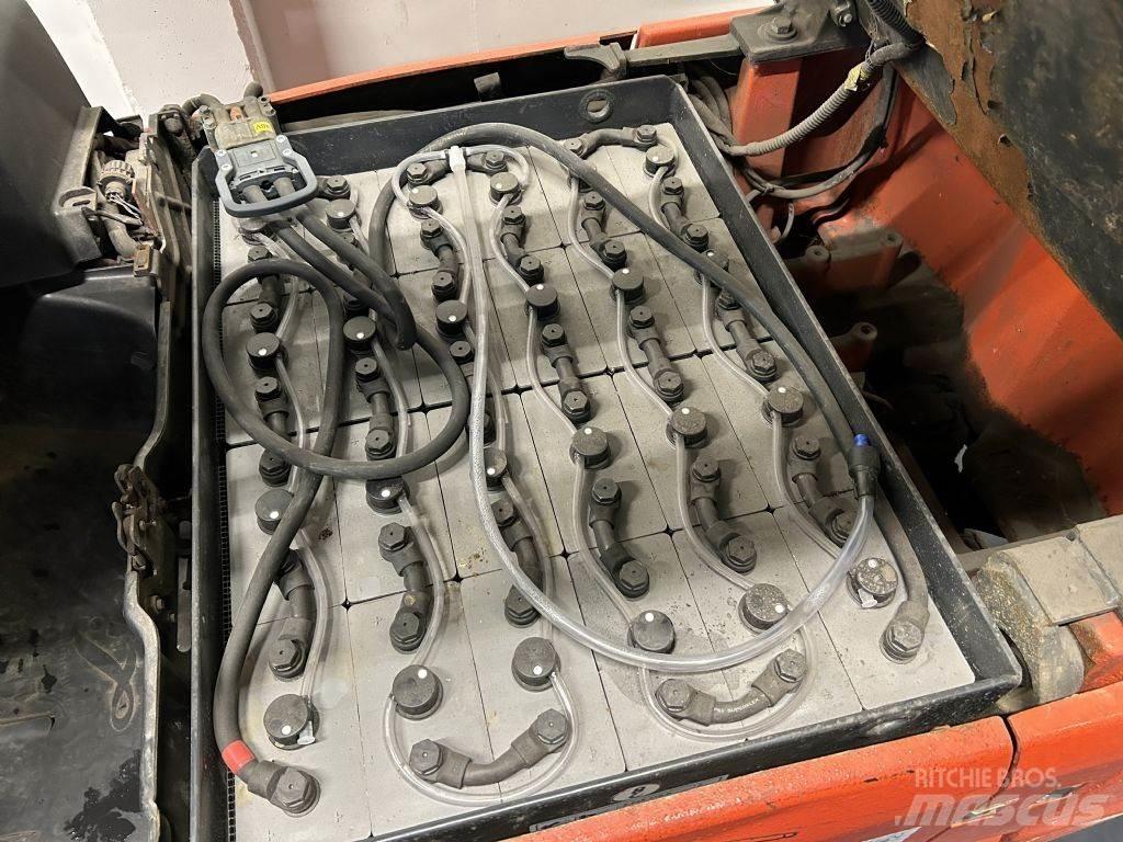 Linde E16H-01 Elmotviktstruckar