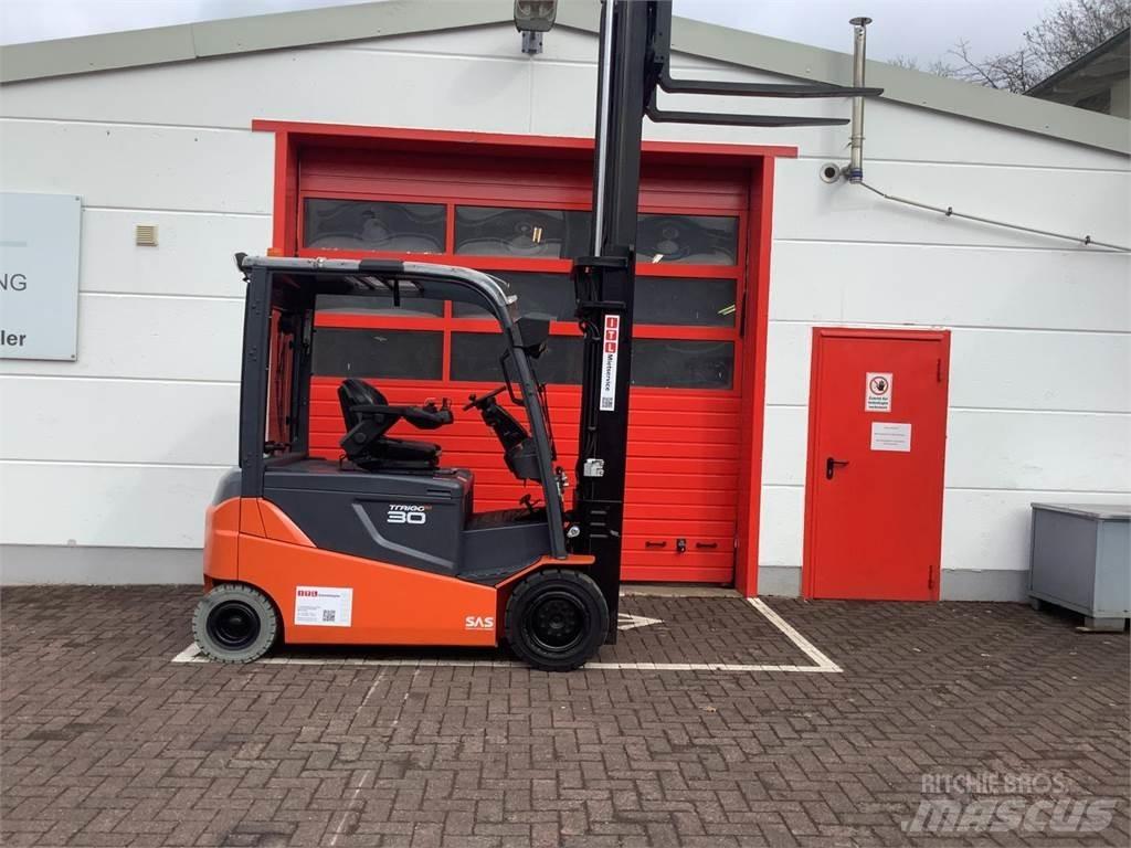 Toyota 8FBMT30 Elmotviktstruckar