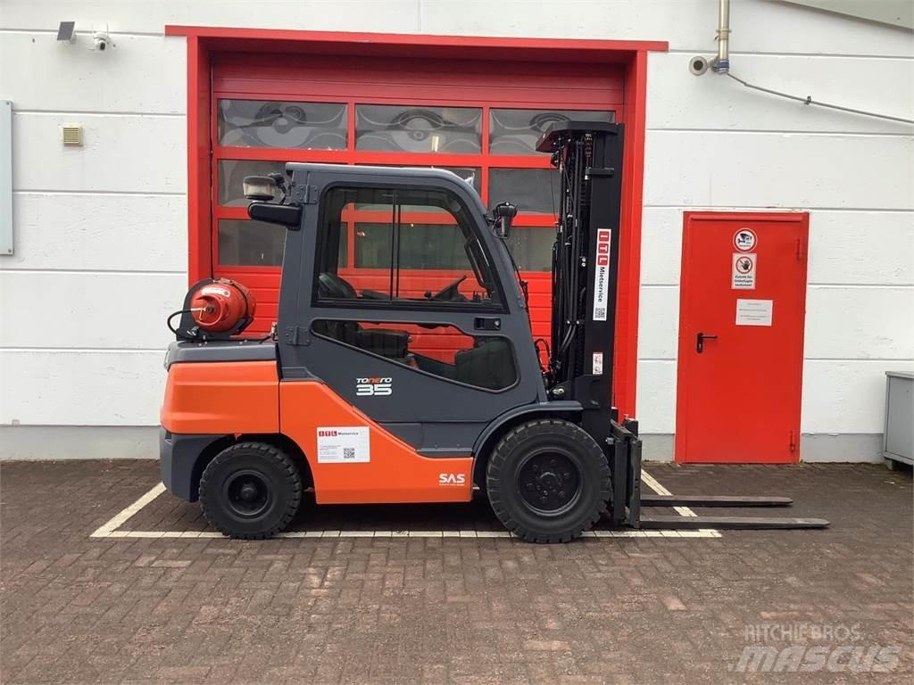 Toyota 8FGJF35 Gasolmotviktstruckar