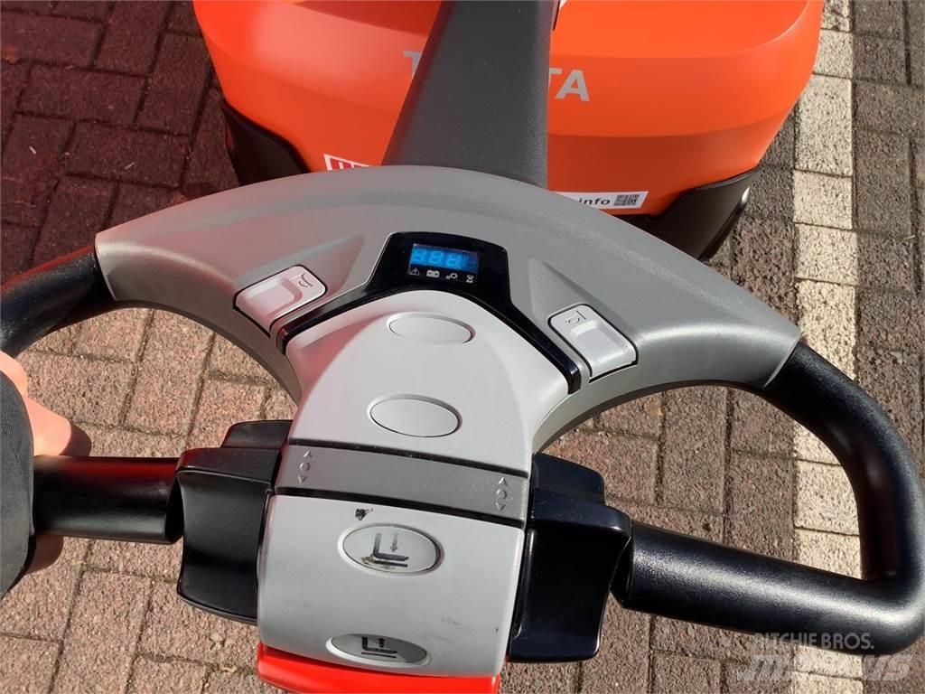 Toyota SWE120 Staplare-led