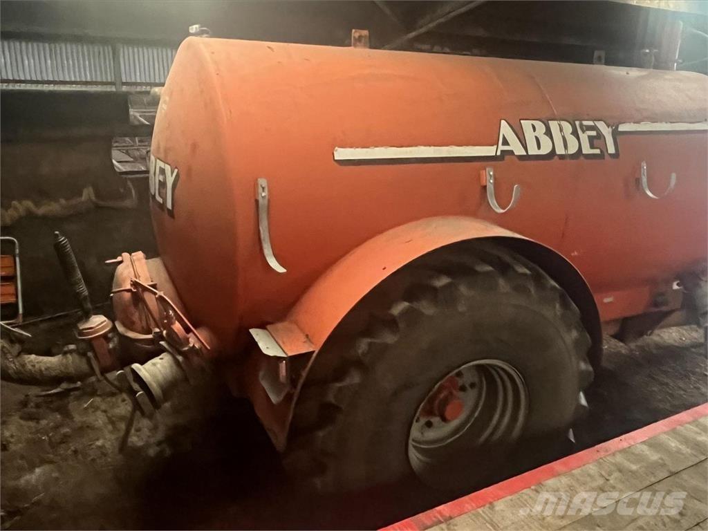 Abbey 2000VT Fast- och kletgödselspridare