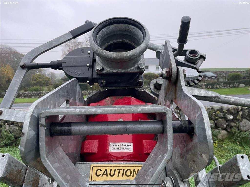 Redrock SUPER 8 Fast- och kletgödselspridare