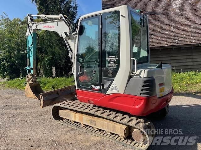 Takeuchi TB250 Midigrävmaskiner 7t - 12t