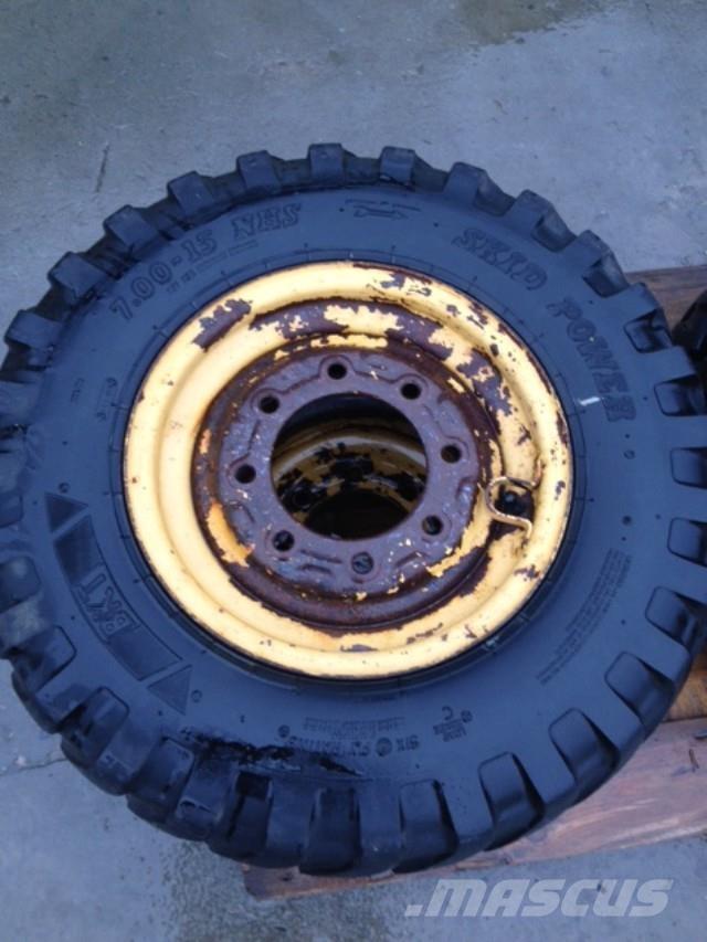  7,50X16 Däck, hjul och fälgar