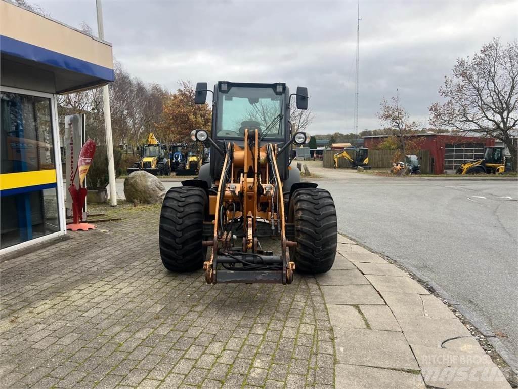CASE 321F Hjullastare