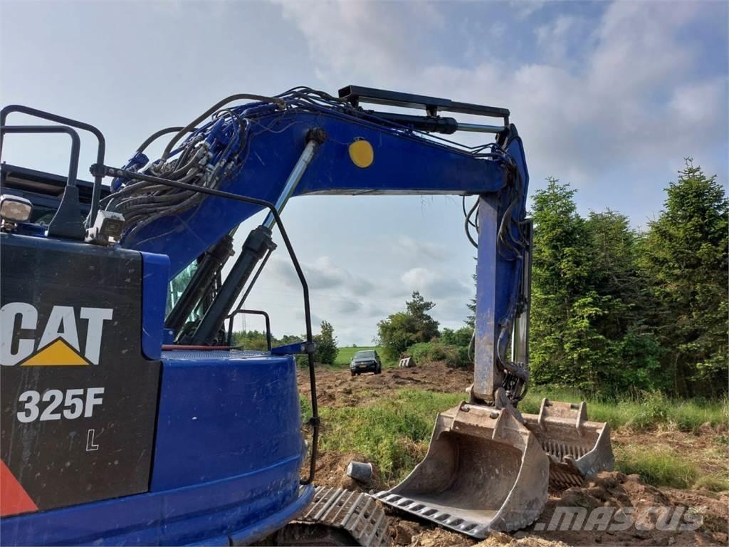 CAT 325F Bandgrävare