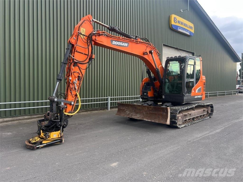 Doosan DX140LCR-5 Bandgrävare