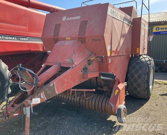 Hesston 4900 Fyrkantspressar