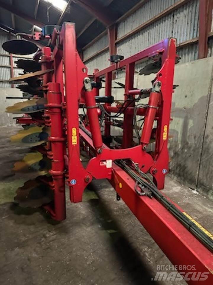 Horsch TIGER 4 MT Tallriksredskap