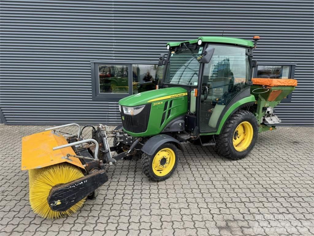John Deere 2036R Kompakttraktorer
