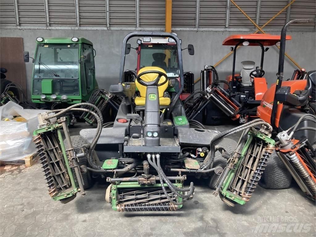 John Deere 3235C Fairway-gräsklippare