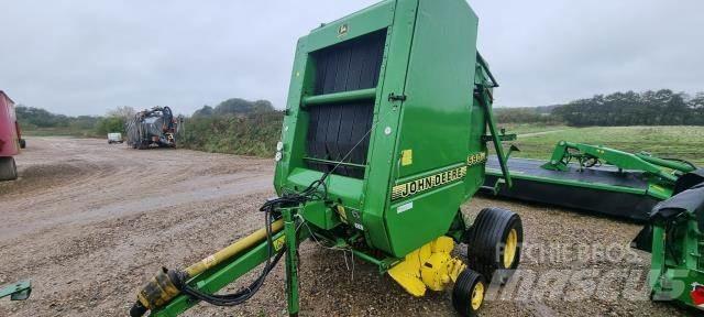 John Deere 590 Rundbalspressar