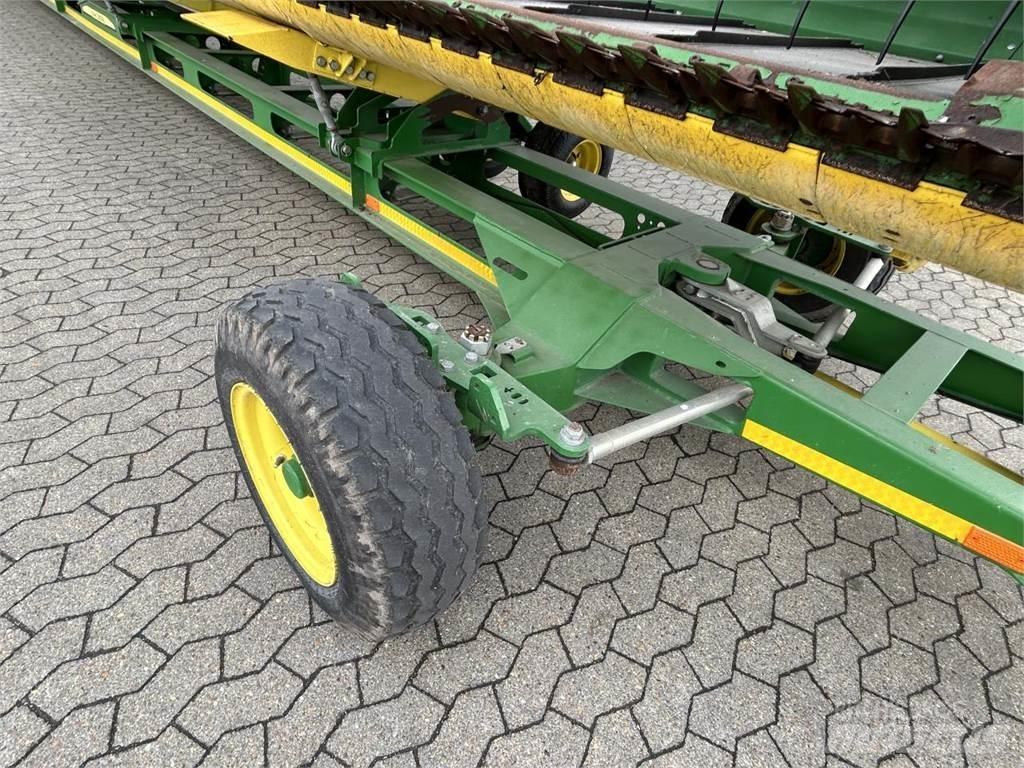 John Deere 640D Skärbord