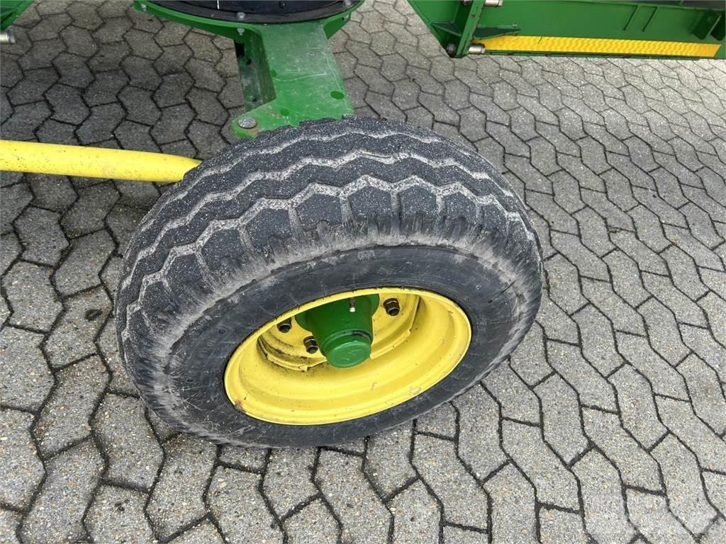 John Deere 640D Skärbord