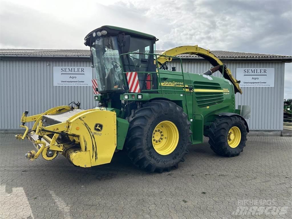 John Deere 7500 Fälthackar