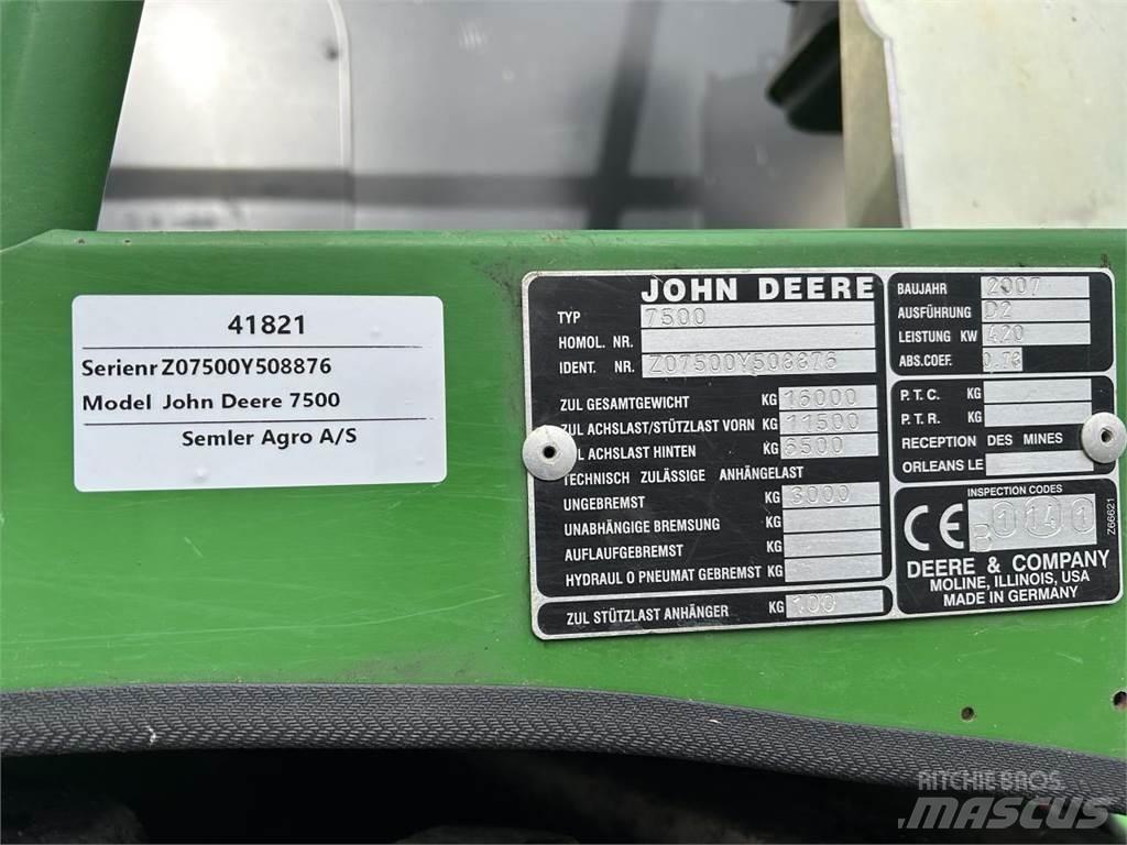 John Deere 7500 Fälthackar