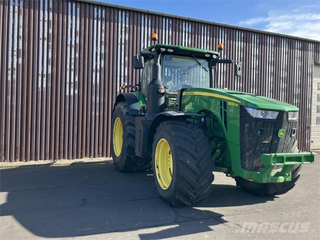 John Deere 8320R Traktorer