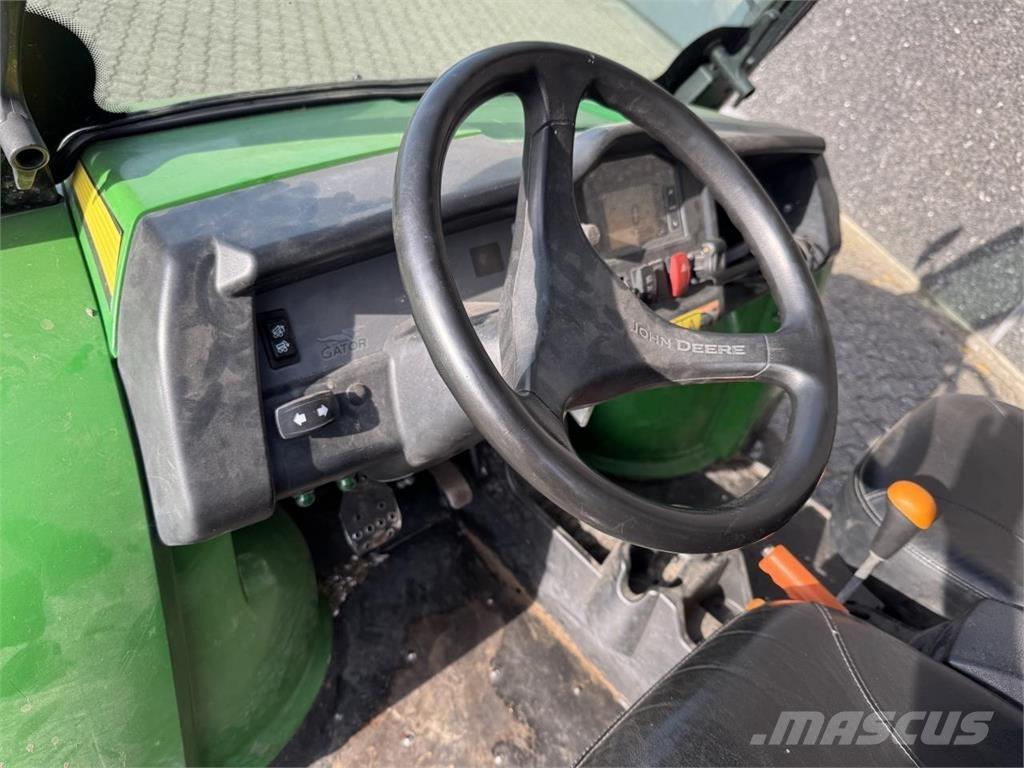 John Deere 855D UTV:er
