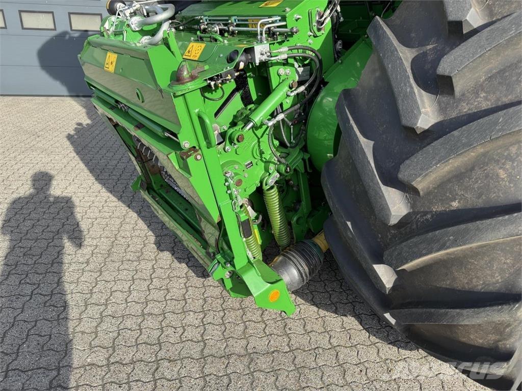 John Deere 9800 Fälthackar