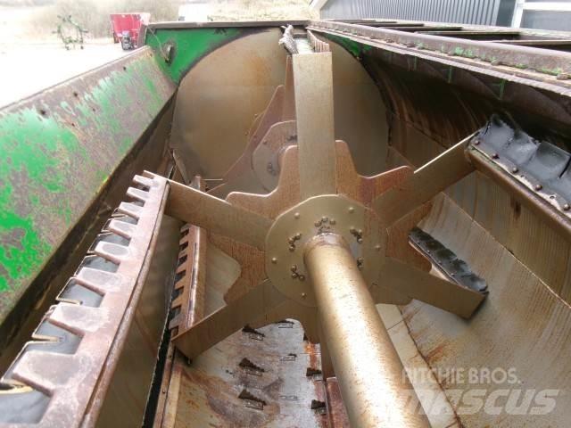 Keenan MF380 Fodervagnar