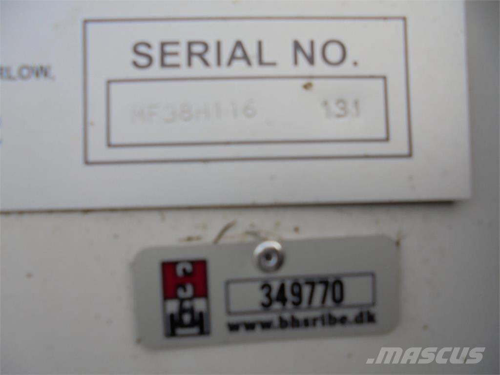 Keenan MF380 Fodervagnar