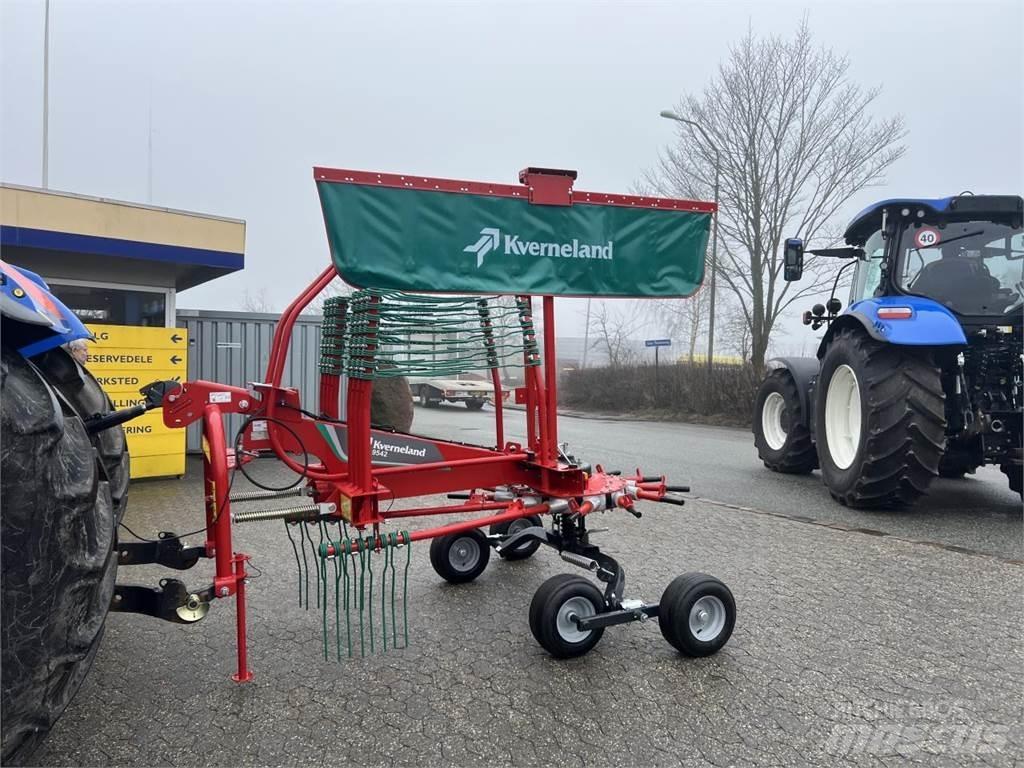 Kverneland 9542 Vändare och luftare