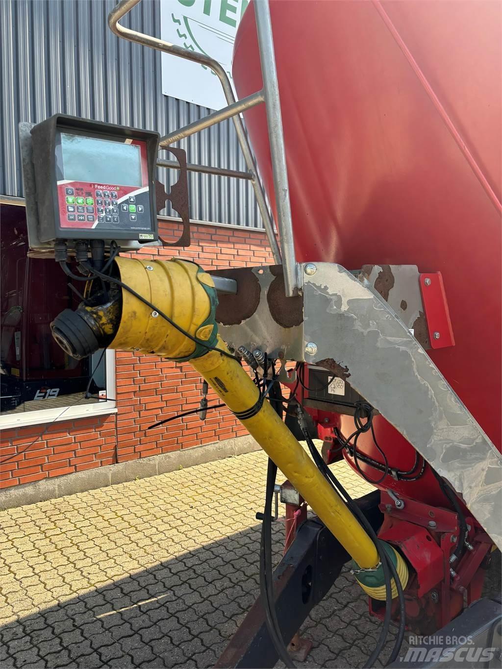 Peecon 28 M3 Fodervagnar