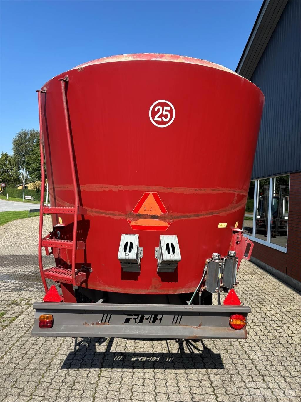 RMH MIXELL 22 Fodervagnar