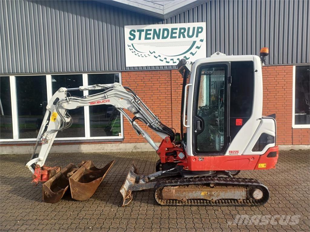 Takeuchi TB225 Minigrävare < 7t
