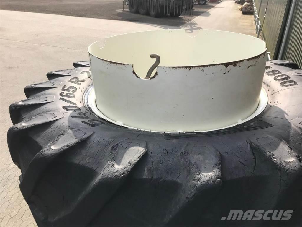  UM 540/65X28 Däck, hjul och fälgar