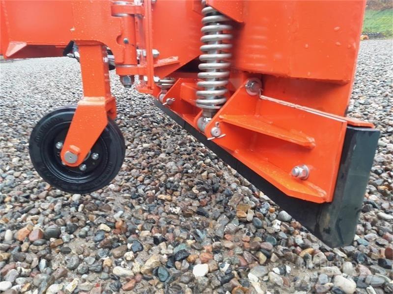 - - -  BOXER AGRI Snöblad och plogar