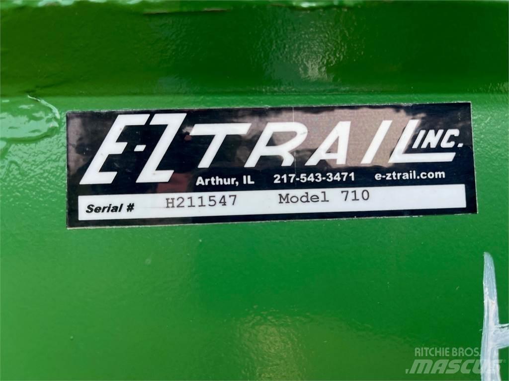 E-Z Trail 710 Spannmålsvagnar