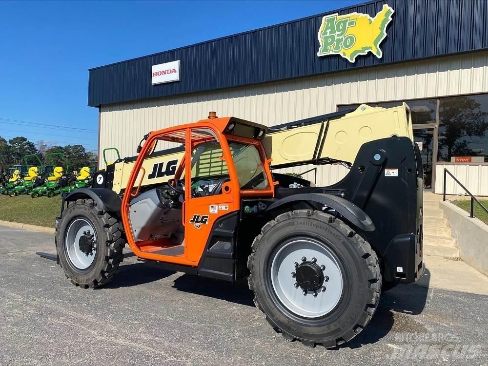 JLG 742 Teleskoplastare