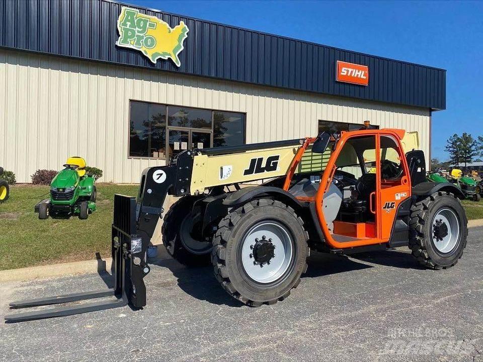 JLG 742 Teleskoplastare