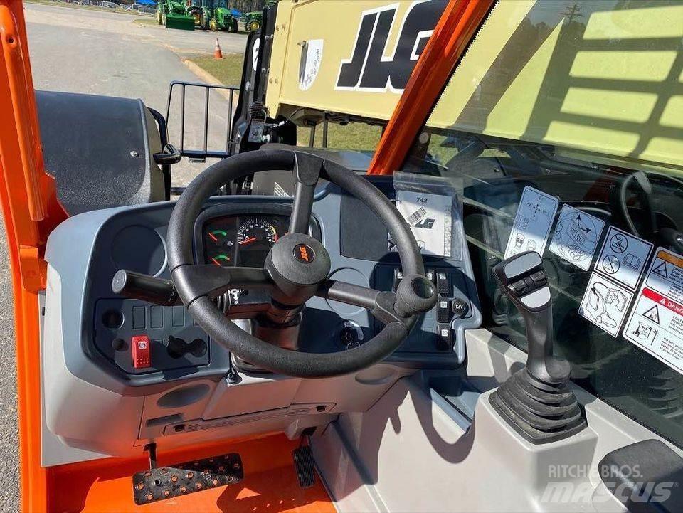 JLG 742 Teleskoplastare