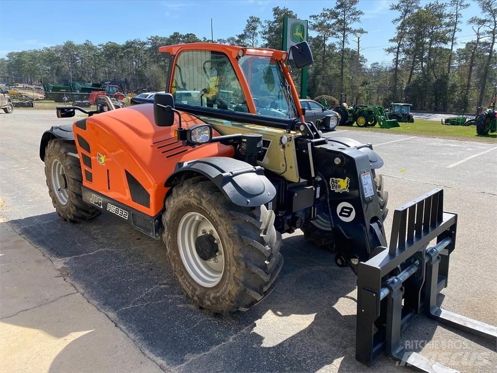 JLG 832 Teleskoplastare
