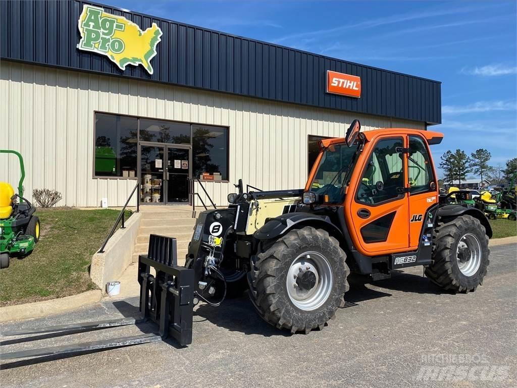JLG 832 Teleskoplastare