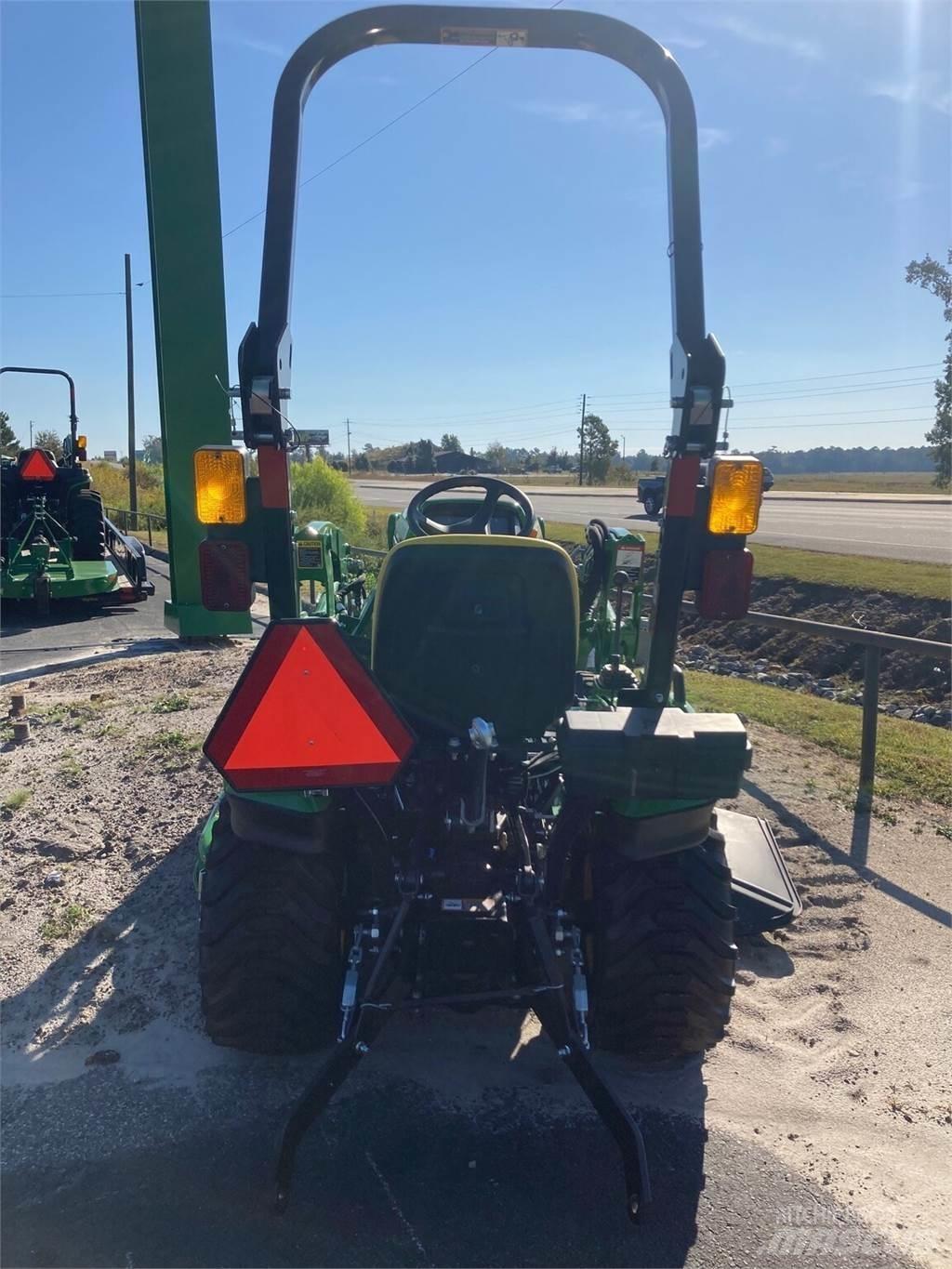 John Deere 1023E Kompakttraktorer